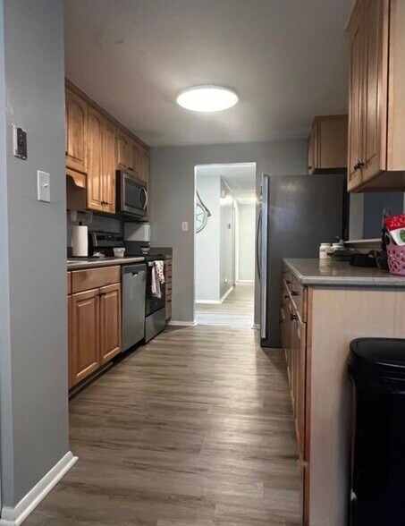 Building Photo - 9426 Robert Burns Ct