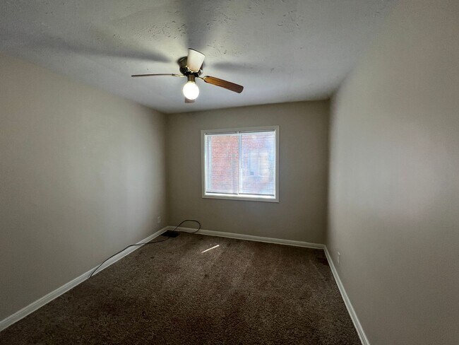 Building Photo - 397 S Chase Ave
