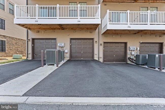 Building Photo - 304 Petite Sirah Terrace SE