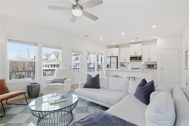 Building Photo - 3158 Webb Rd