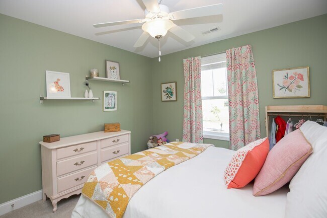 Building Photo - Spacious 5-Bedroom Home with 3 Full Bathrooms in Carthage, NC - Perfect for Your Family!