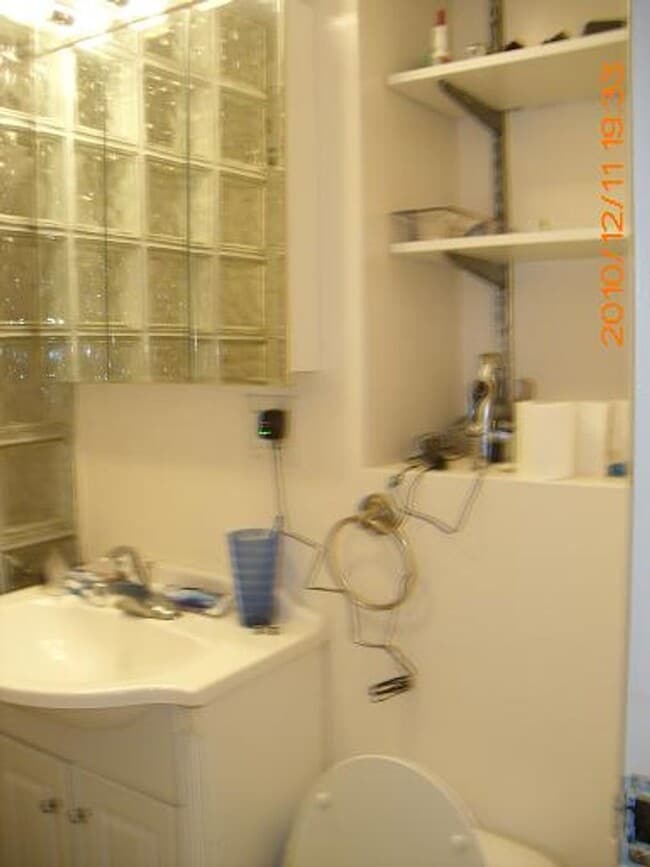 Building Photo - 616 N Carroll St