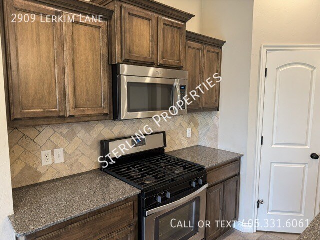 Building Photo - 2909 Lerkim Ln