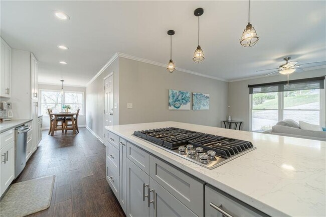 Building Photo - 691 Harbor Cove