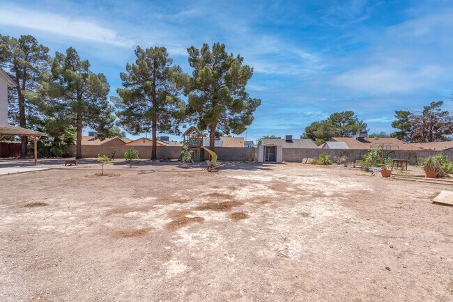 Building Photo - 5519 Myron Cir