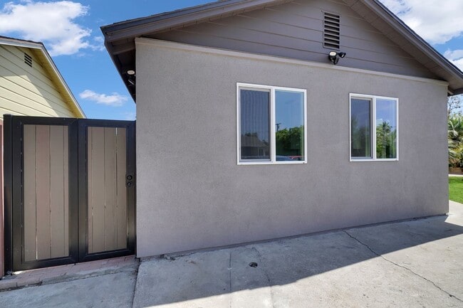 Building Photo - 6268 Montalvo Dr