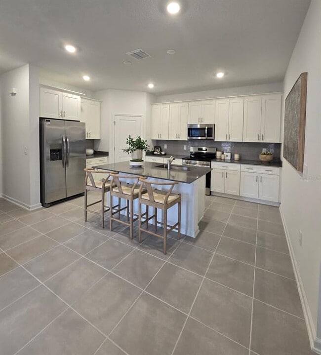 Building Photo - 4244 St Thomas Wy