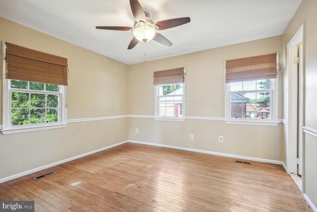 Building Photo - 2772 Knollside Ln