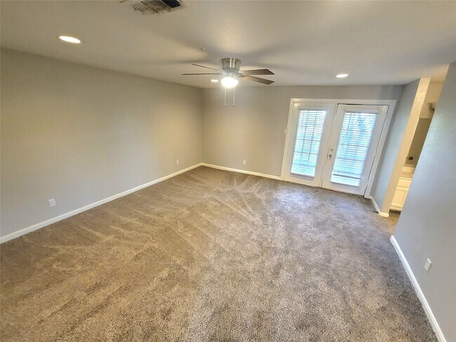 Building Photo - 5920 Arncliffe Dr