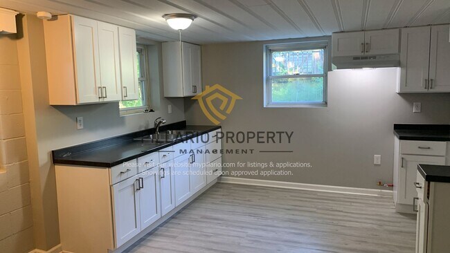 Building Photo - Newly Updated, 4 Bedroom  2 Bathroom Home ...