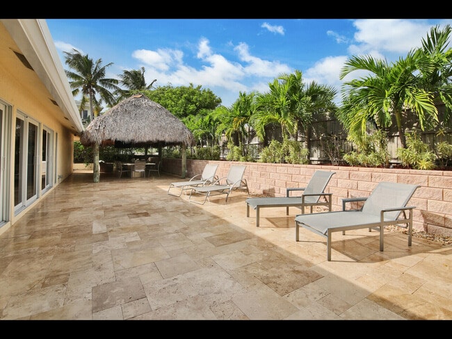 Building Photo - 451 N Lyra Cir