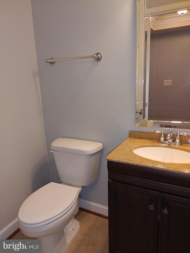 Building Photo - 4123 S Four Mile Run Dr