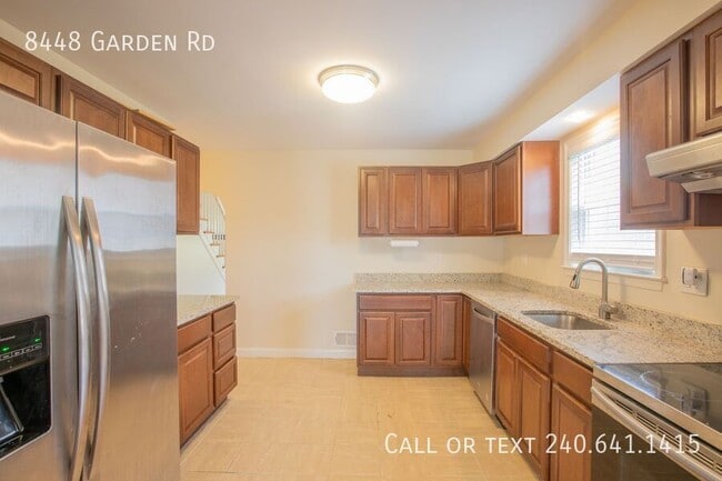 Building Photo - 8448 Garden Rd