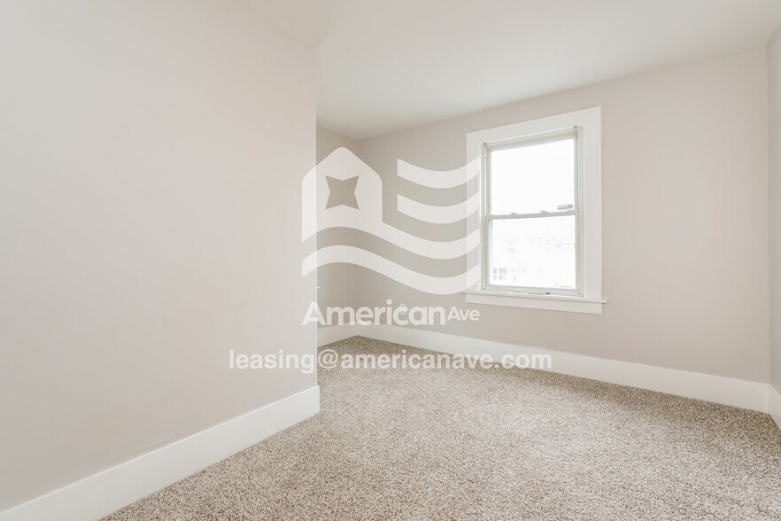 Building Photo - 1115 E Dayton St