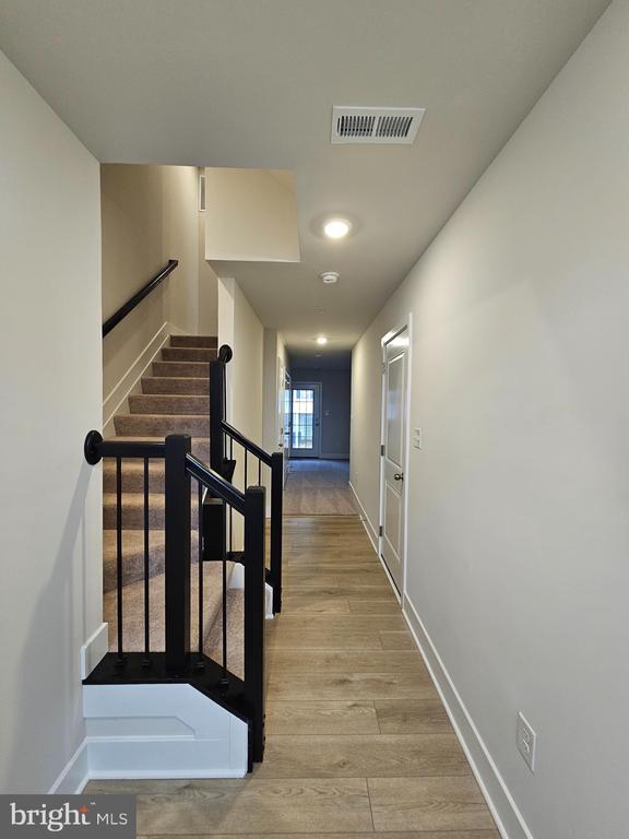 Building Photo - 7759 Meander Ct S