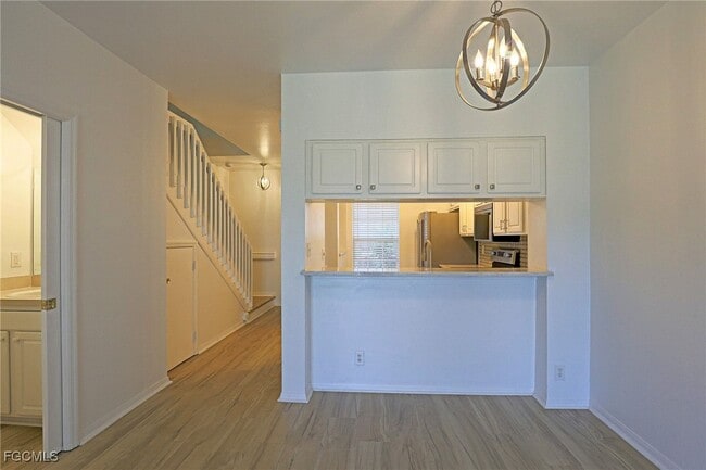 Building Photo - 10039 Poppy Hill Dr