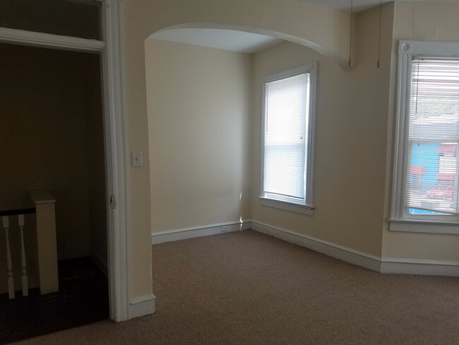 Building Photo - ROB22S