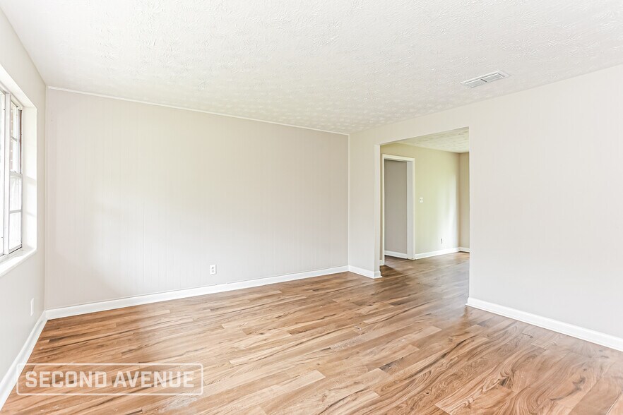Building Photo - 5442 Foxboro Rd