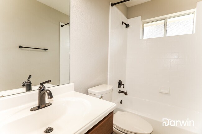 Building Photo - 10819 Windswept