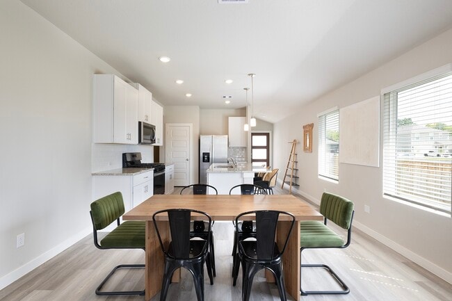 Building Photo - 5638 Madden Ln