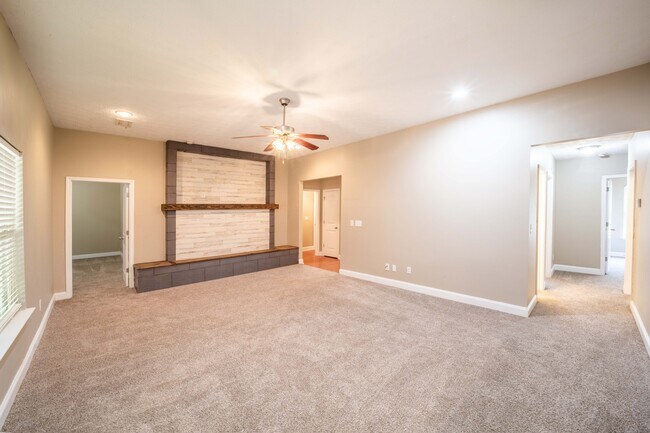 Building Photo - 442 Lee Road 2170