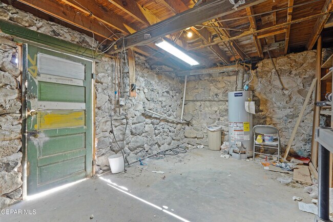 Building Photo - 3418 Frankfort Ave