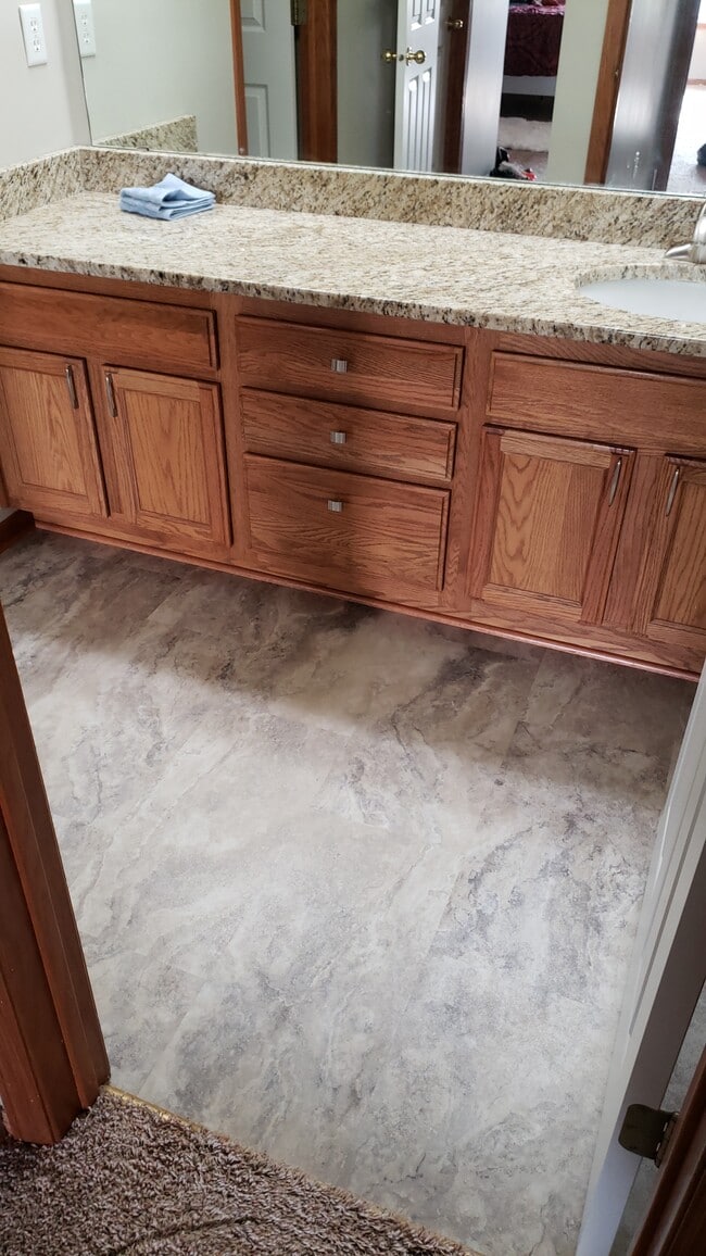 Building Photo - 9641 Linden Ln N