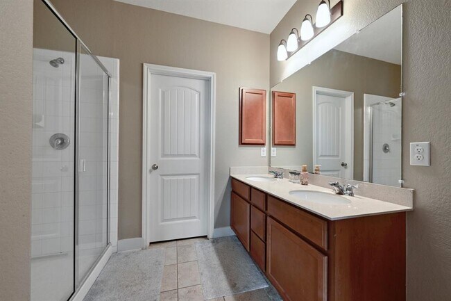 Building Photo - 291 Jarbridge Dr