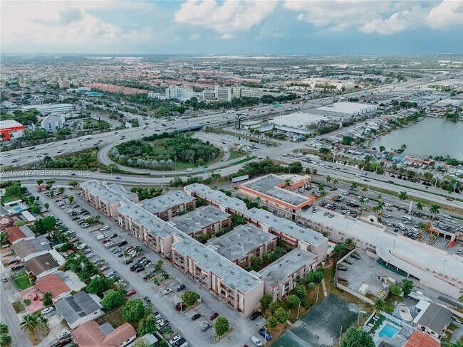 Building Photo - 1900 W 68th St