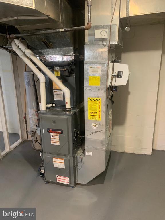 Building Photo - 4 Main Ave