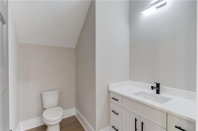 Building Photo - 37 Deer Cyn Dr