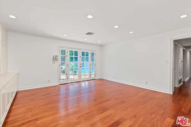Building Photo - 860 Bronze Ln