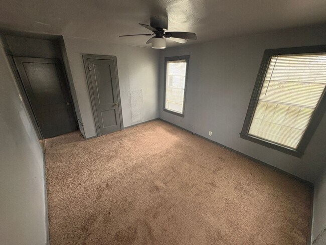 Building Photo - 2833 Morningside Dr