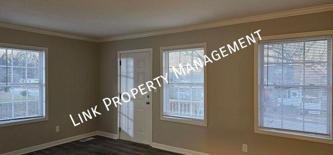 Building Photo - 2310 N Chamberlain Ave