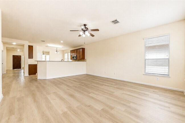 Building Photo - 7419 Sabinal Creek Dr