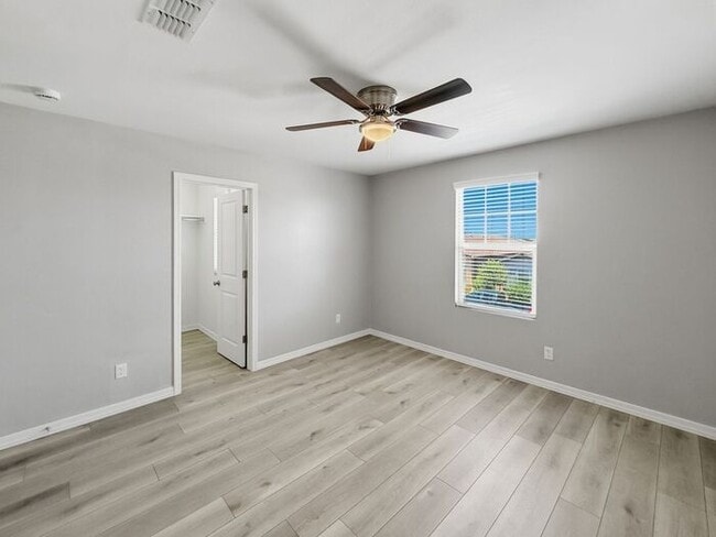 Building Photo - Home in Litchfield Park at Canyon Views! 5bd 4.5ba