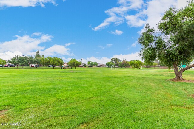 Building Photo - 8755 W Solano Dr