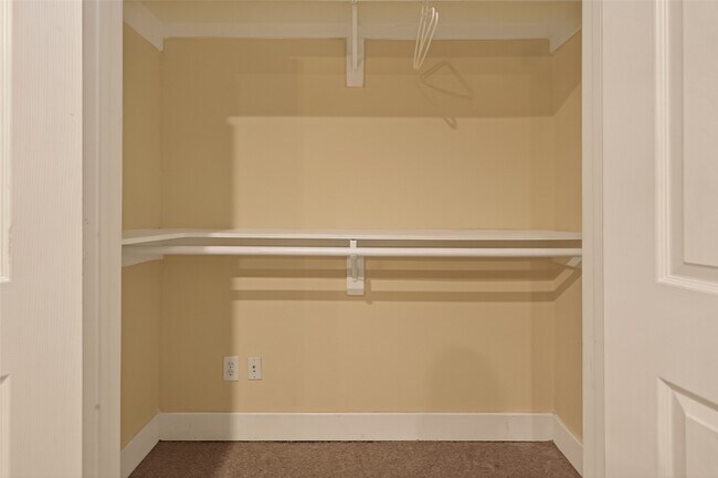 Building Photo - 1342 Rutland St