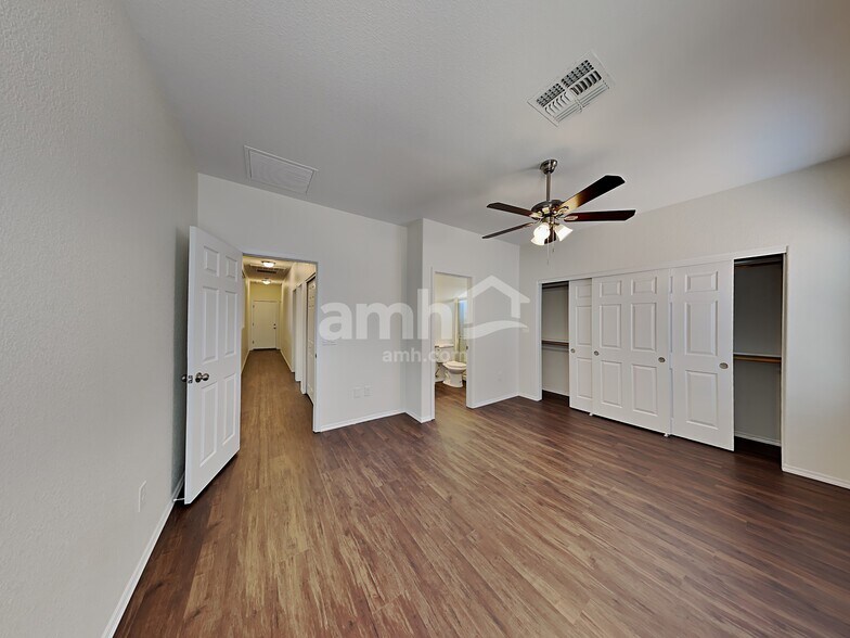 Building Photo - 83 W Calle Priscal