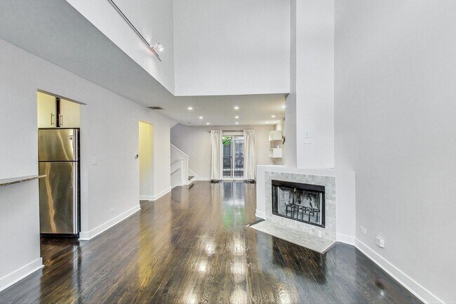 Building Photo - 1449 W Lexington St