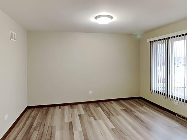 Building Photo - 7526 Cashew Dr