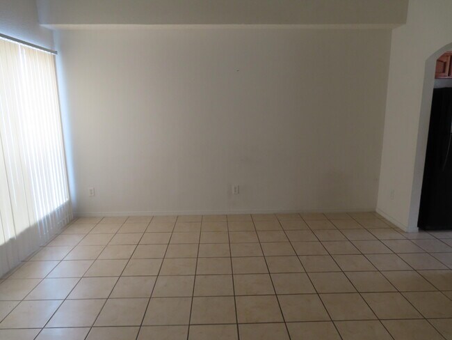 Building Photo - 12860 Tierra Lince Dr