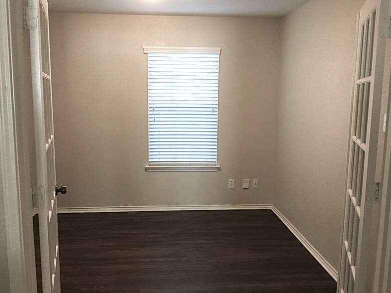 Building Photo - 10123 Del Lago Ct