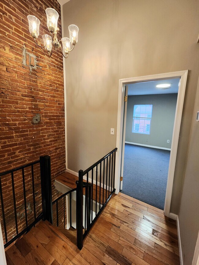 Building Photo - 661 Portland St