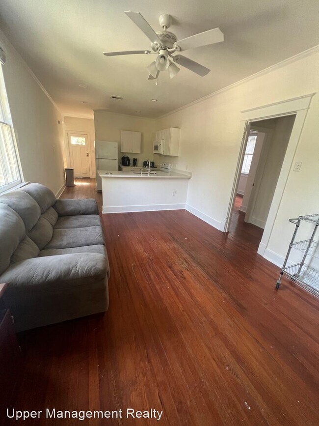 Building Photo - 4 br, 2 bath Apartment - 1531 - 1533 Lower...