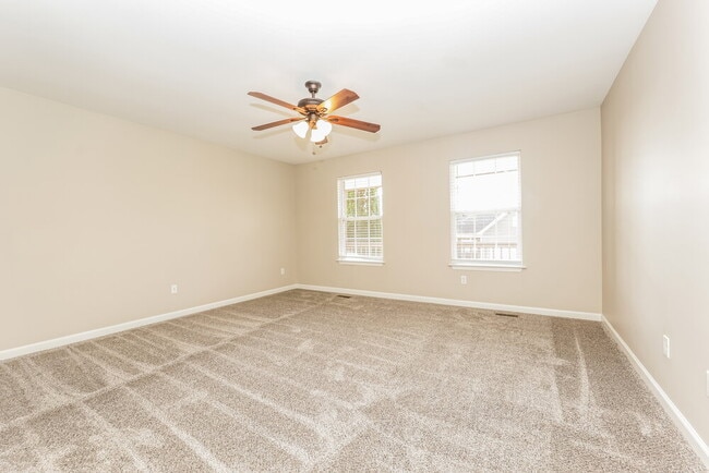 Building Photo - 2010 Slayton Dr