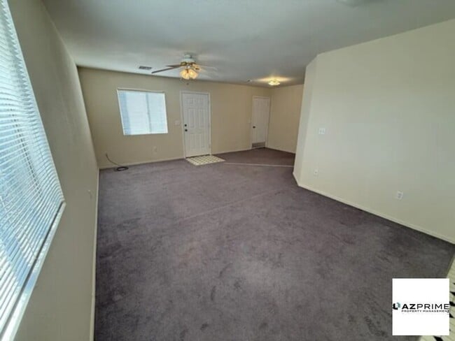 Building Photo - Amazing home for you