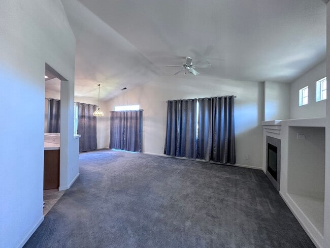 Building Photo - 10427 Chadwell Dr