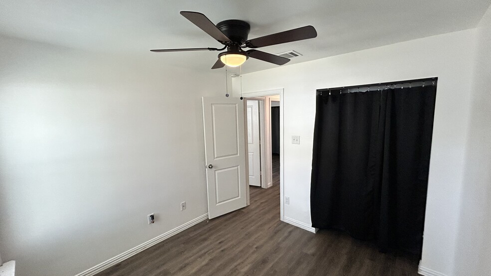 Building Photo - 1103 Attas Ave