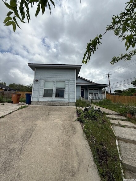 Building Photo - 4601 Bundyhill Dr